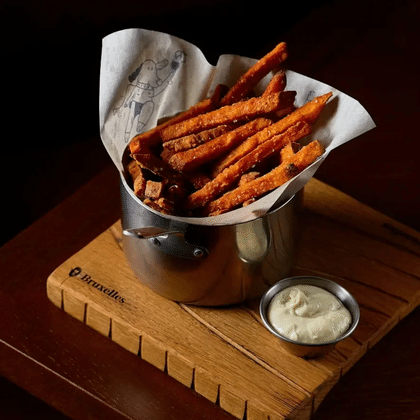 Батат фри с сырным соусом