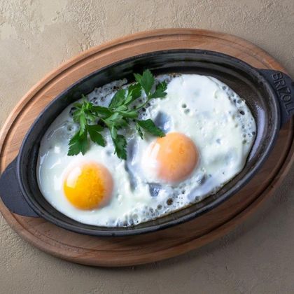 Яичница из двух яиц