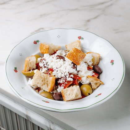 Греческий салат с сыром брынза