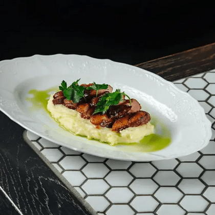 Утиная грудка с картофельным пюре