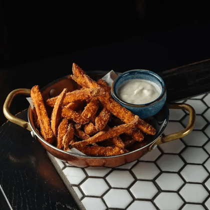 Батат фри с соусом дорблю