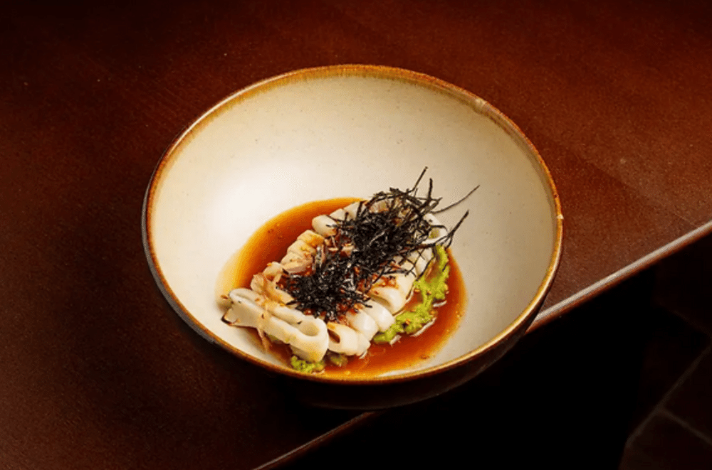 Кальмар, авокадо, спайси-понзу