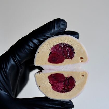 Варёная сгущенка-вишня моти