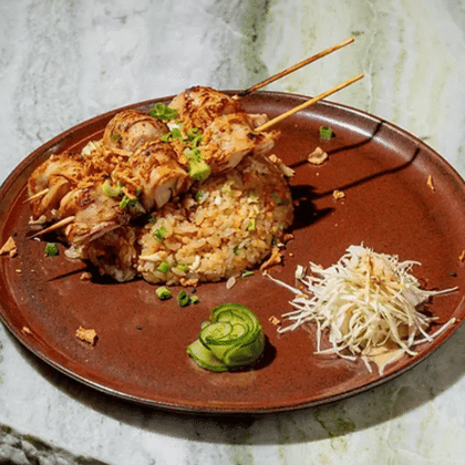 Жареный рис с курицей