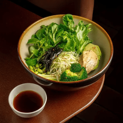 Зелёный боул, кешью, трюфельный дрессинг