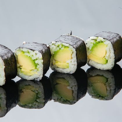 Авокадо маки (8шт)