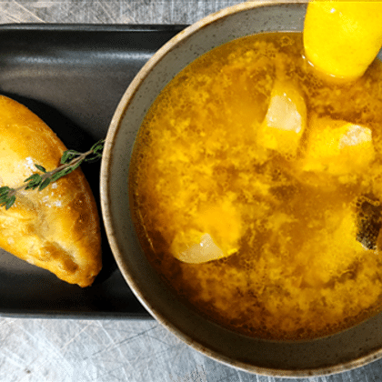 Уха с рыбным расстегаем