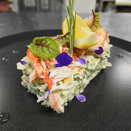 Оливье Лайт с крабом и кальмаром