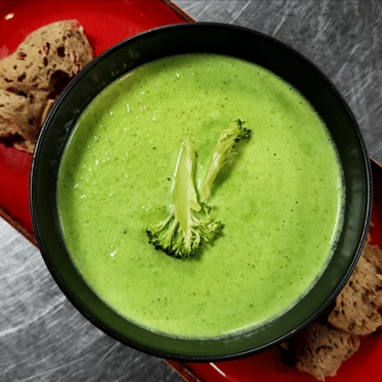 Крем-суп из брокколи с креветками