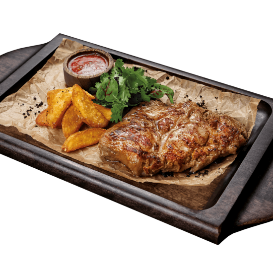 Стейк из свинины с картофельными дольками