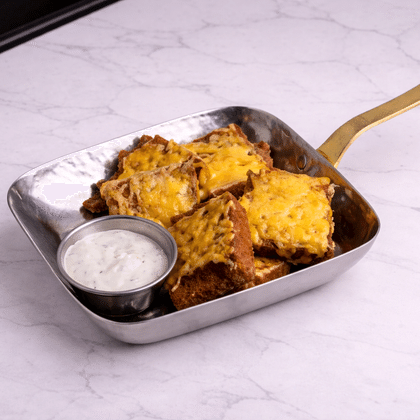 Гренки с чеддером и чесноком