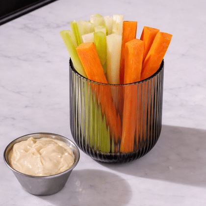 Морковные и сельдерейные палочки с соусом айоли