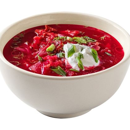 Борщ горячий с пампушкой и чесноком