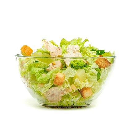 Салат из куриного филе с ананасом