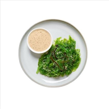 Чука салат с ореховым соусом