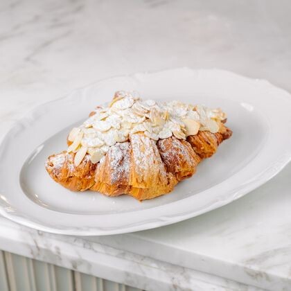 Круассан миндальный