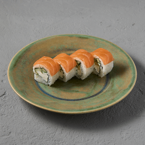 Филадельфия с авокадо и огурцом