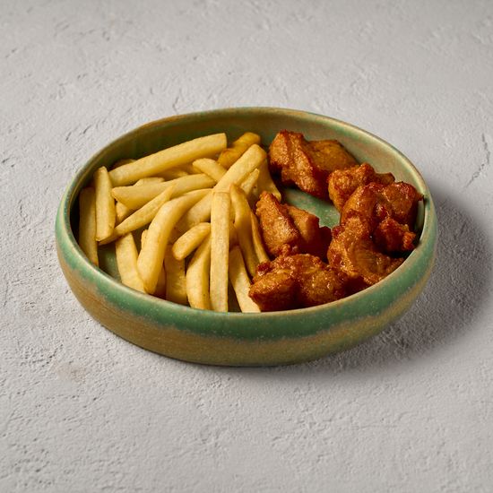 Курица Карааге с картофелем фри