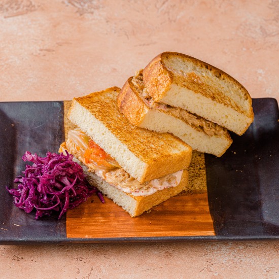 Сандо с рваной свининой