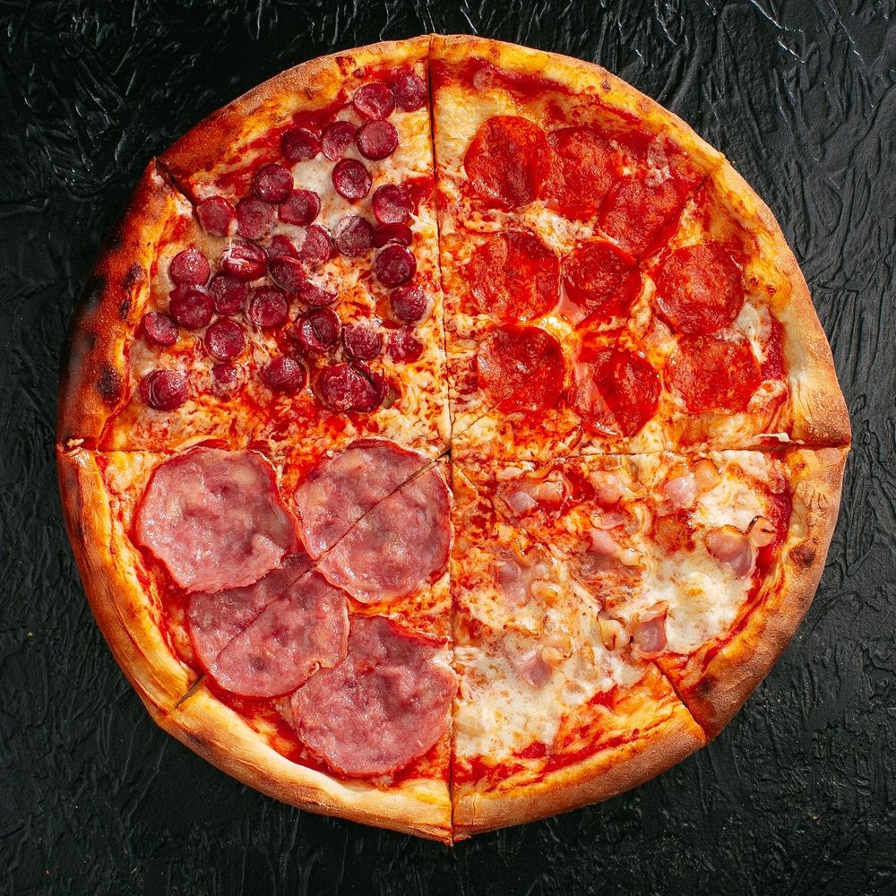 Пицца "Мясное ассорти"