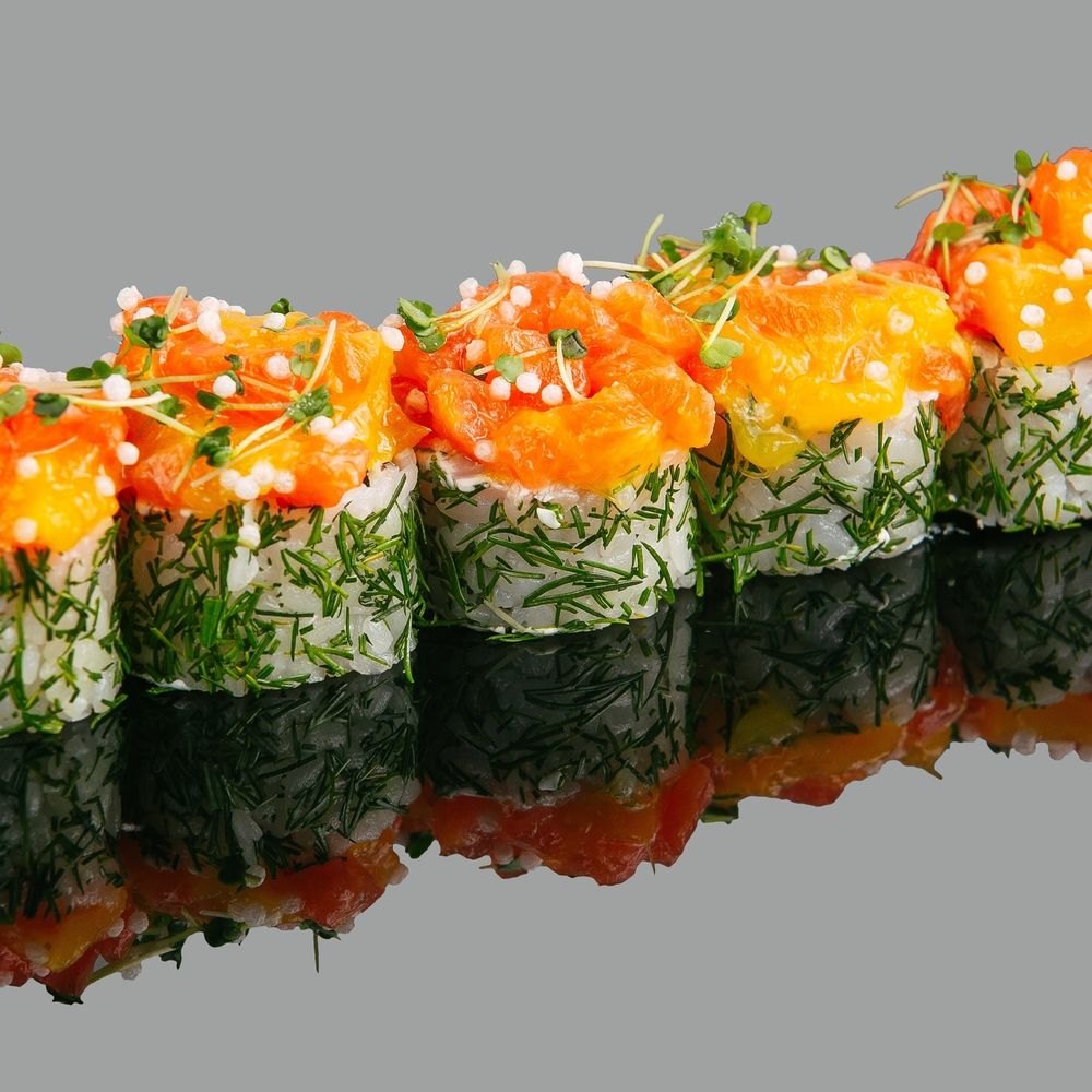 Ролл "Сальса манго и лосося"