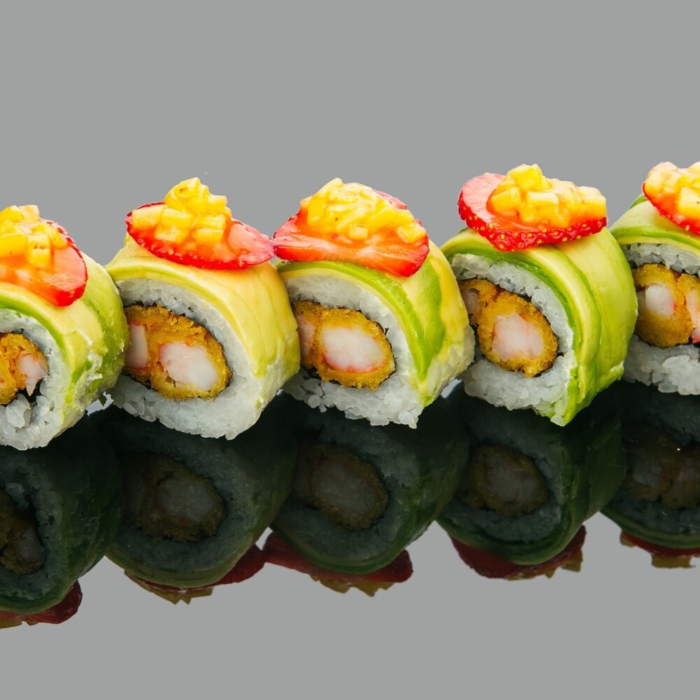 Ролл "Креветка темпура с сальсой манго-клубника"