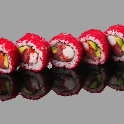 Ролл "Лосось, тунец, креветка с авокадо"