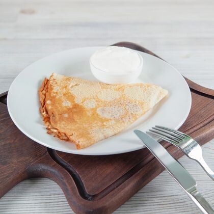 Блинчики со сметаной 100/30 г