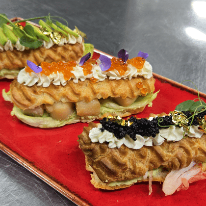 Ассорти эклеров