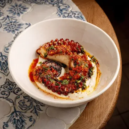 Осьминог, томат, фава