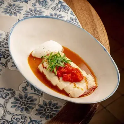 Кальмар, лабне, томаты