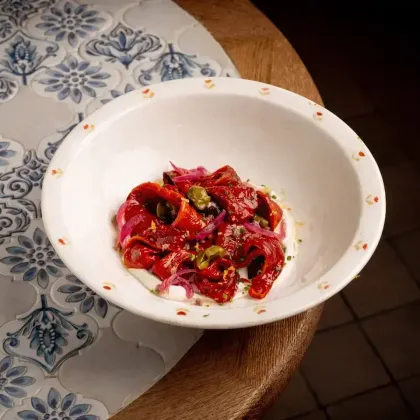 Печеные перцы с анчоусом и лабне