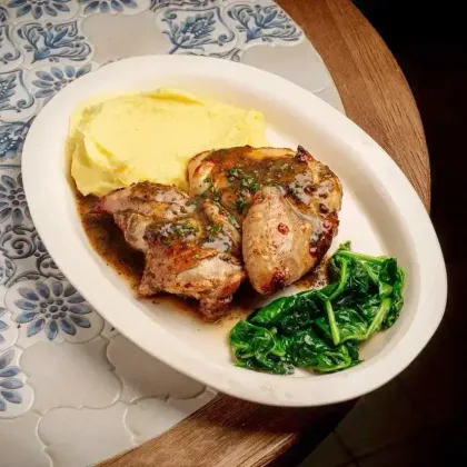 Цыплёнок на гриле, пюре, трюфельный соус