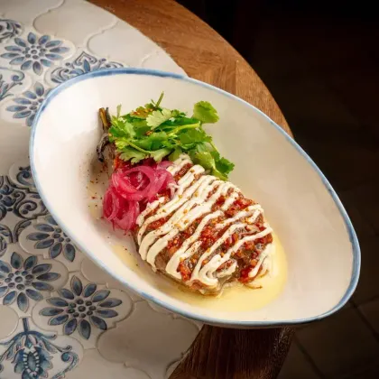 Запеченый баклажан, тахини, томаты