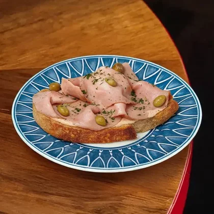 Тост "Вителло тоннато"