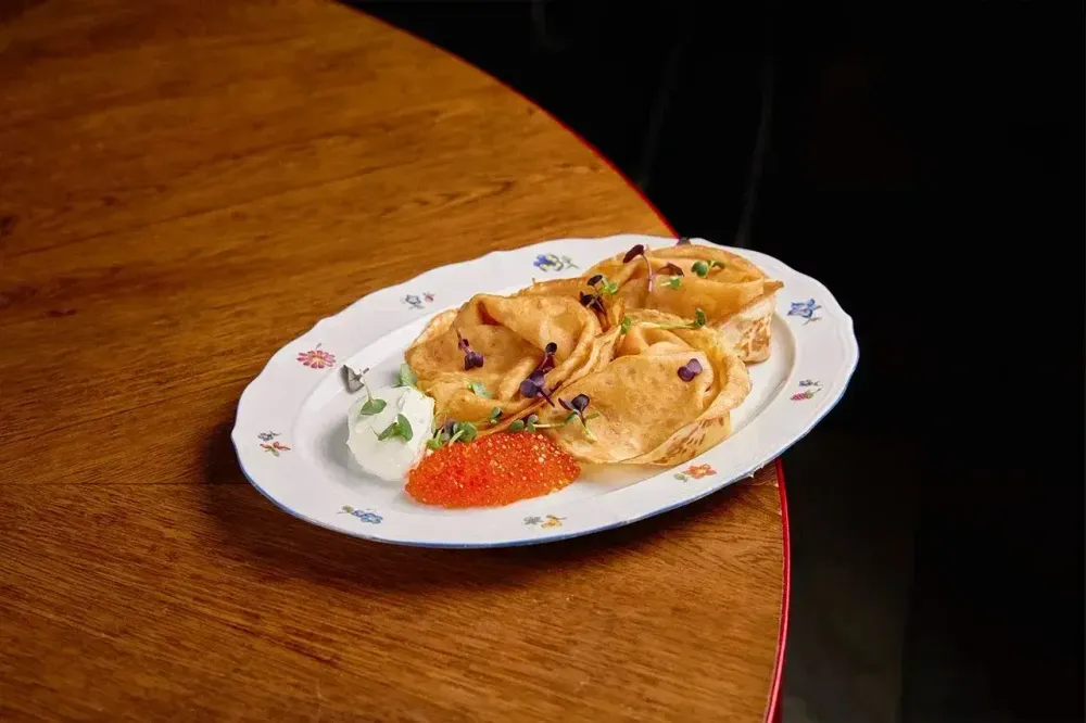 Блины румяные с красной икрой