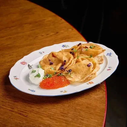 Блины румяные с красной икрой