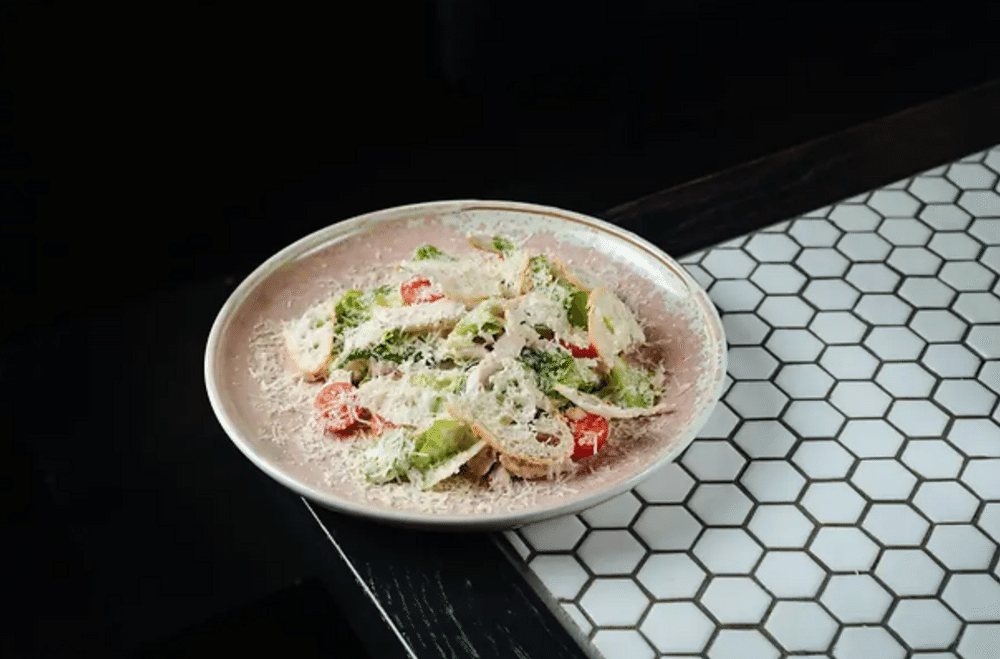 Цезарь с цыплёнком