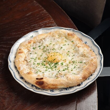 Хачапури с сыром и трюфелем