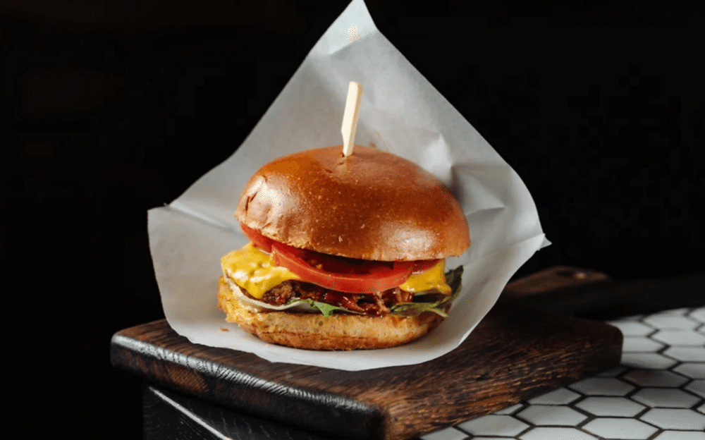 Бургер со свиным ребром