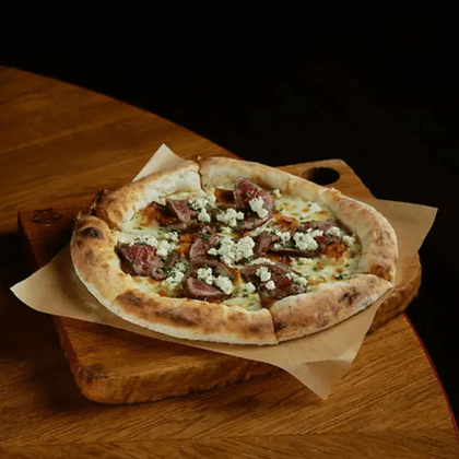 Пицца с говядиной, печёной тыквой и трюфельным творогом