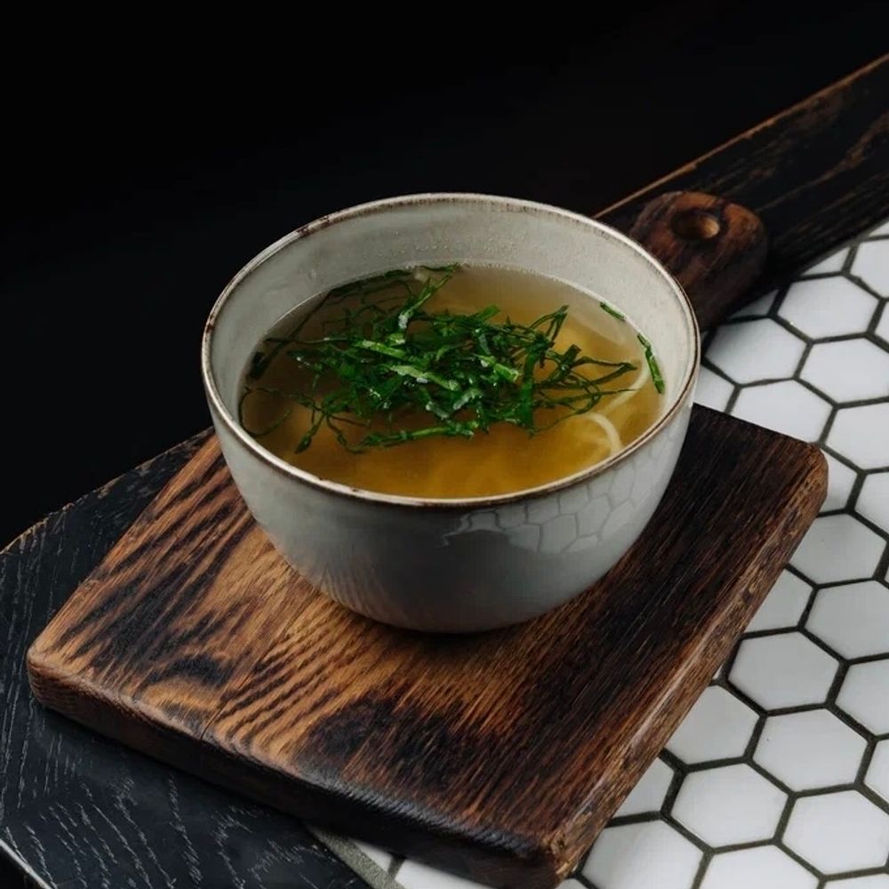 Куриный суп с фрикадельками и перепелиным яйцом