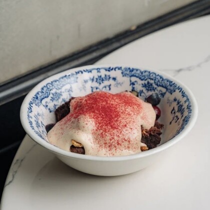 Сметанник с вишнёвым компоте и голубикой