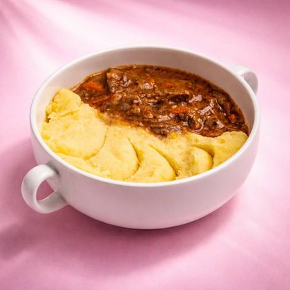 Гуляш с картофельным пюре