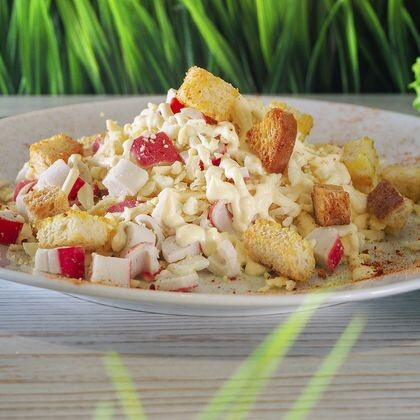 Дост. Салат королевский с сухариками 150гр