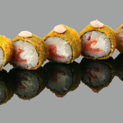 Темпура ролл "Лосось с соусом спайси"