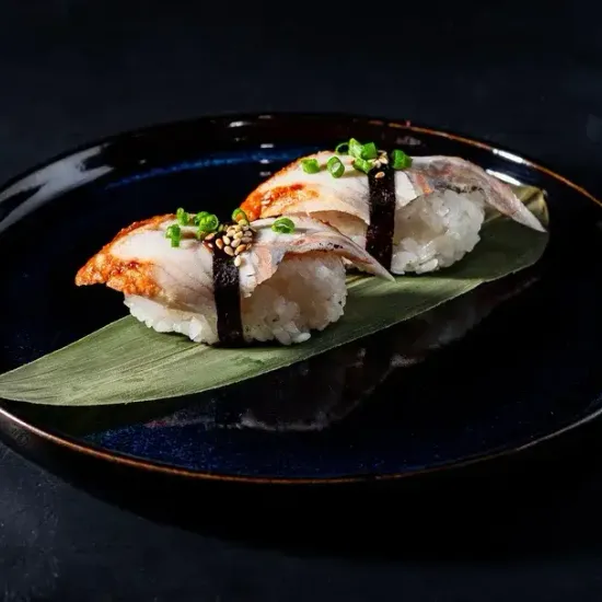 Суши с угрем