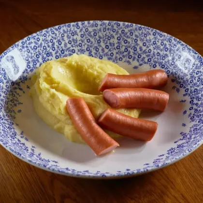 Венские сосиски с картофельным пюре