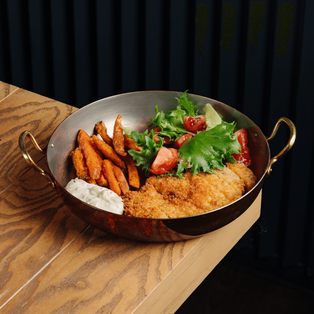 Куриный шницель с бататом фри