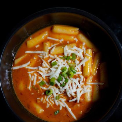 ТОКПОККИ С БЕКОНОМ 300ГР